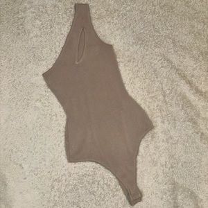 FashionNova XS one shoulder bone color bodysuit.